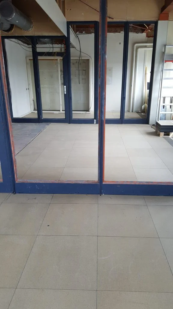 Rotterdam Airport: computervloer in controlroom KMAR